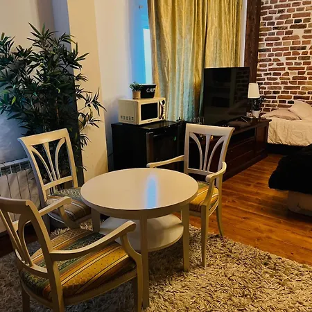 Spacious Private In Old Town